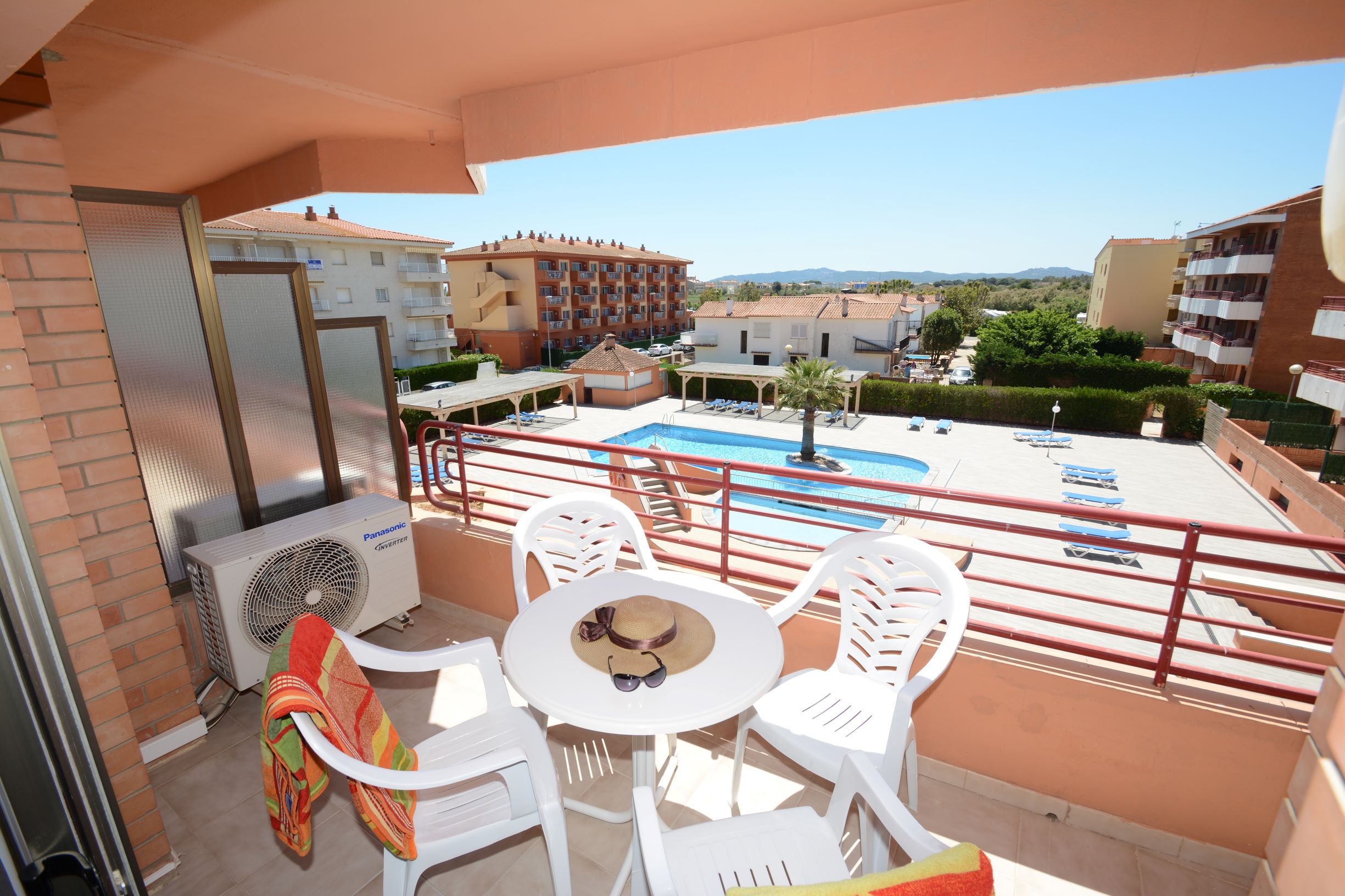 BALCON-VISTA-PISCINA-
