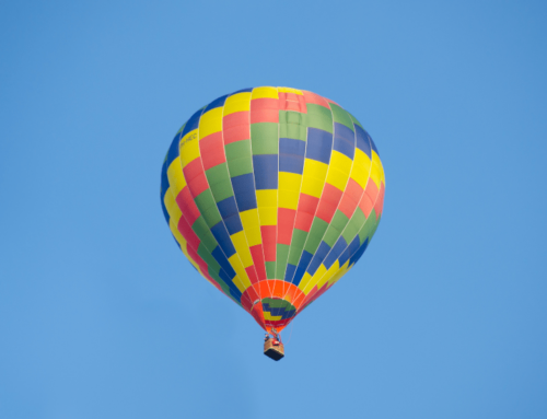 Fly in a hot air balloon during your stay at the Sa Gavina Gaudi Apartments in Estartit!